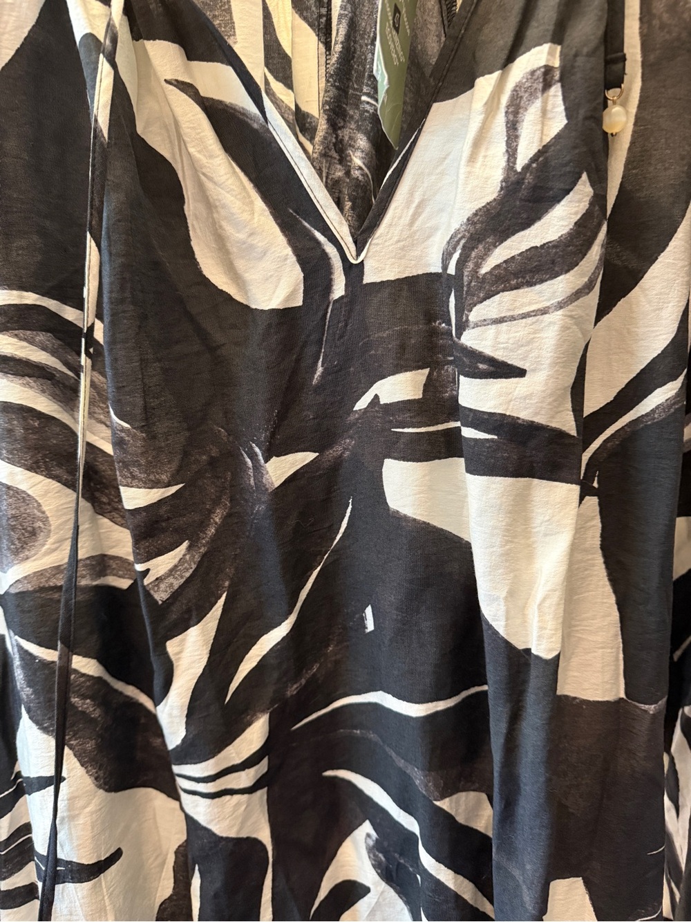 H&M Black & White Tropical Print Dress - Picture 6 of 8